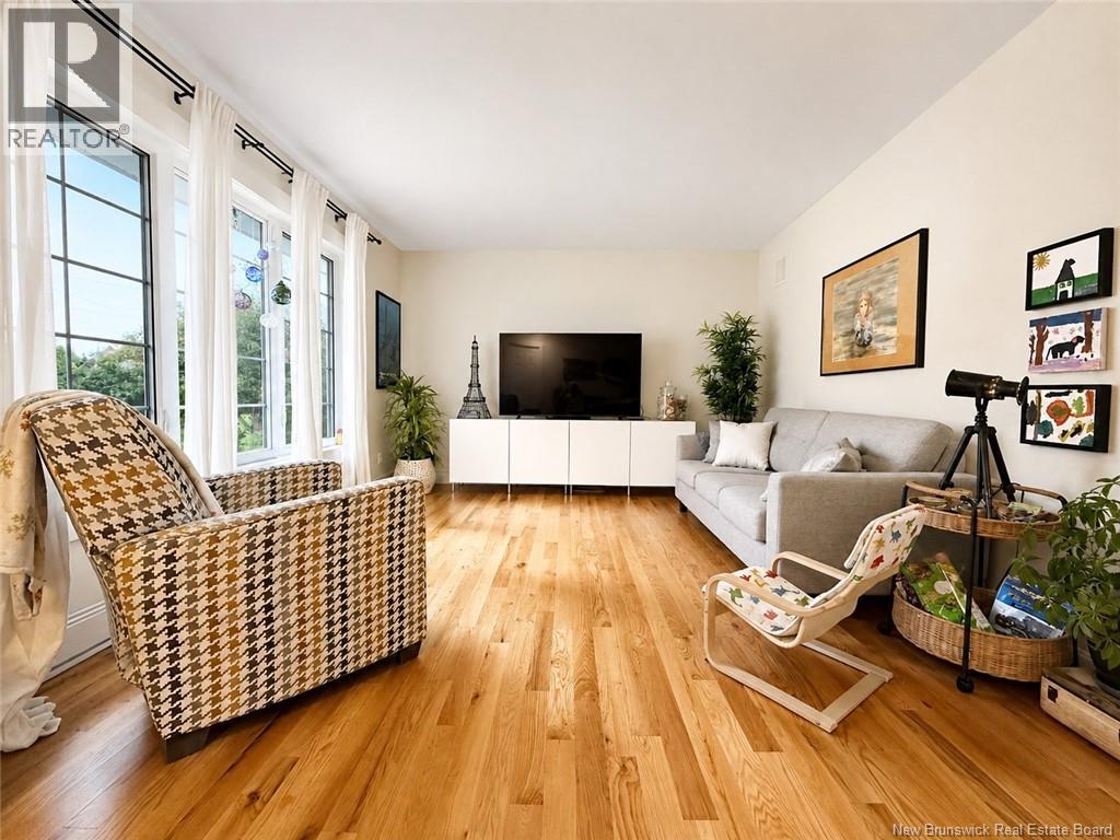 11 Charles - Image 5
