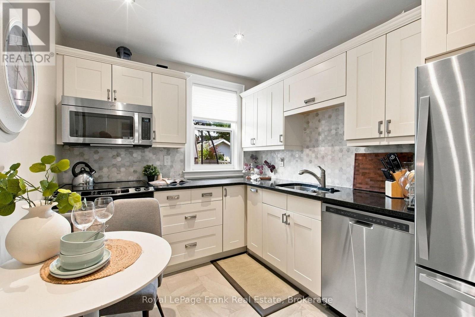 44 MCLAUGHLIN BOULEVARD - Image 7