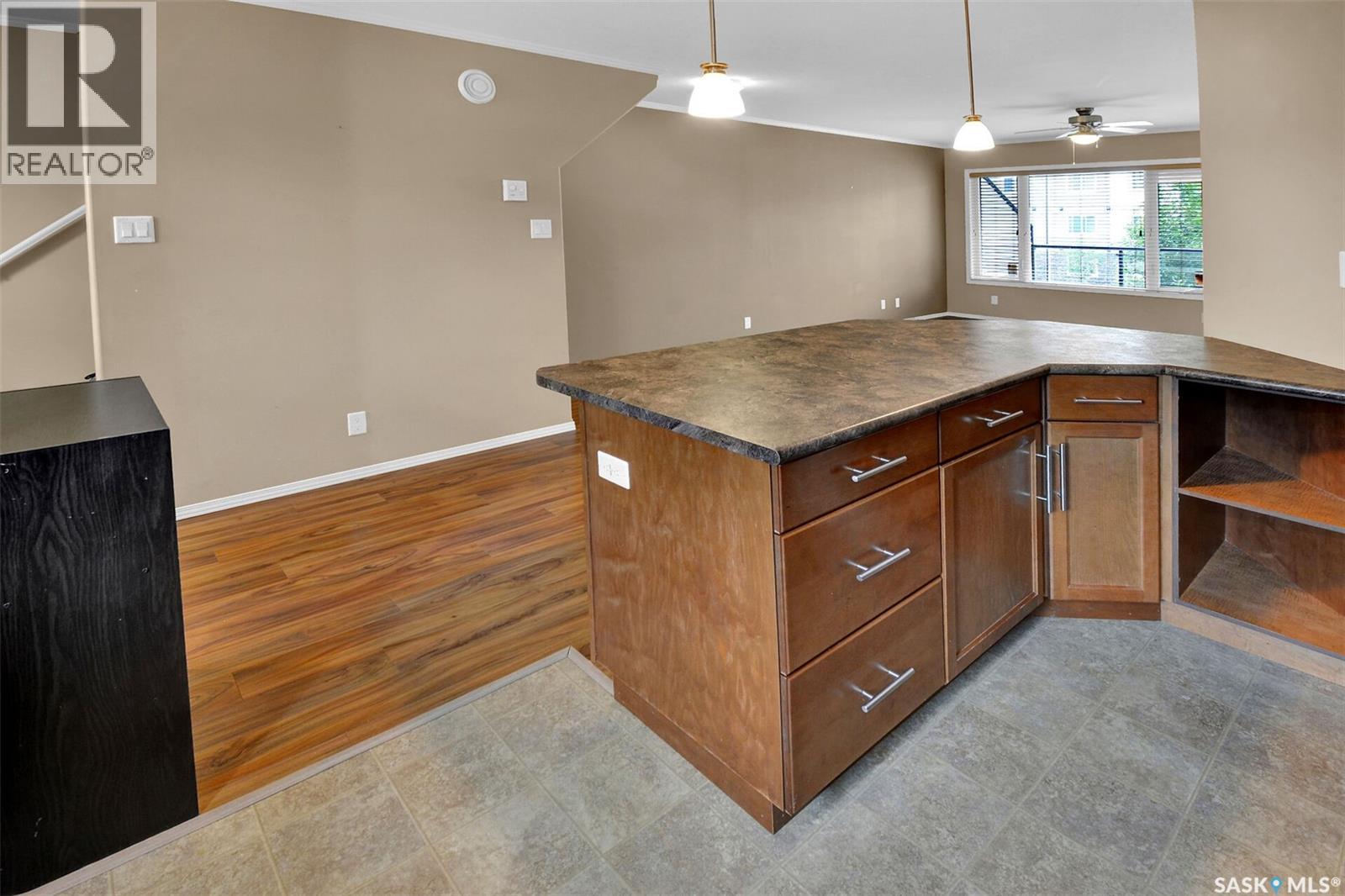 #306 110 Shillington CRESCENT - 5