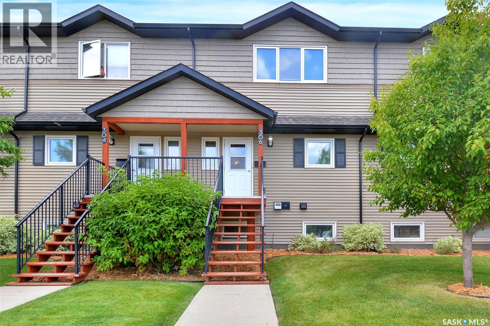 #306 110 Shillington CRESCENT - 1