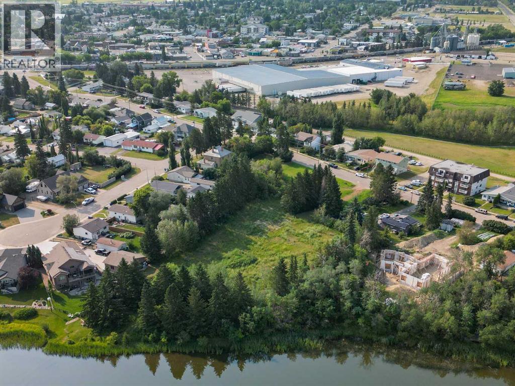 Listing photo – 5128 & 5124 56 Street, Innisfail