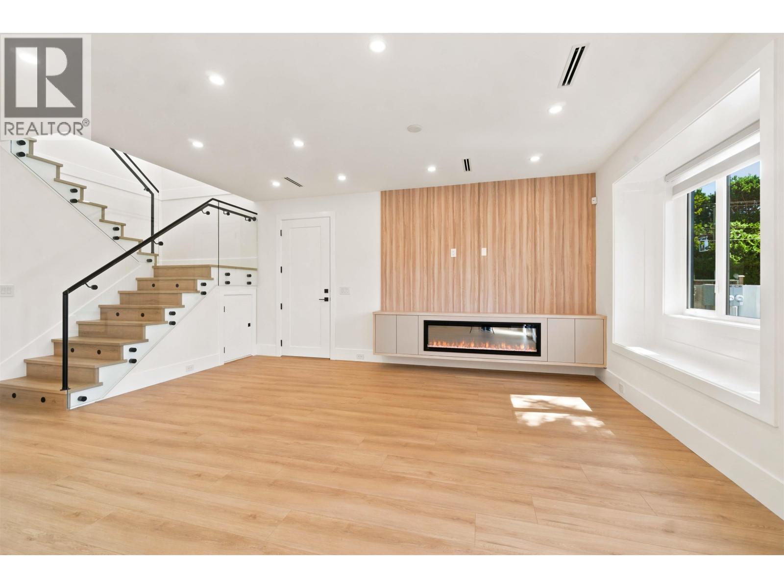 4 Bed, 5 Bath House for Sale in Richmond – 1 3871 SPRINGFIELD DRIVE, Richmond – MLS# R3159006 - Image 8