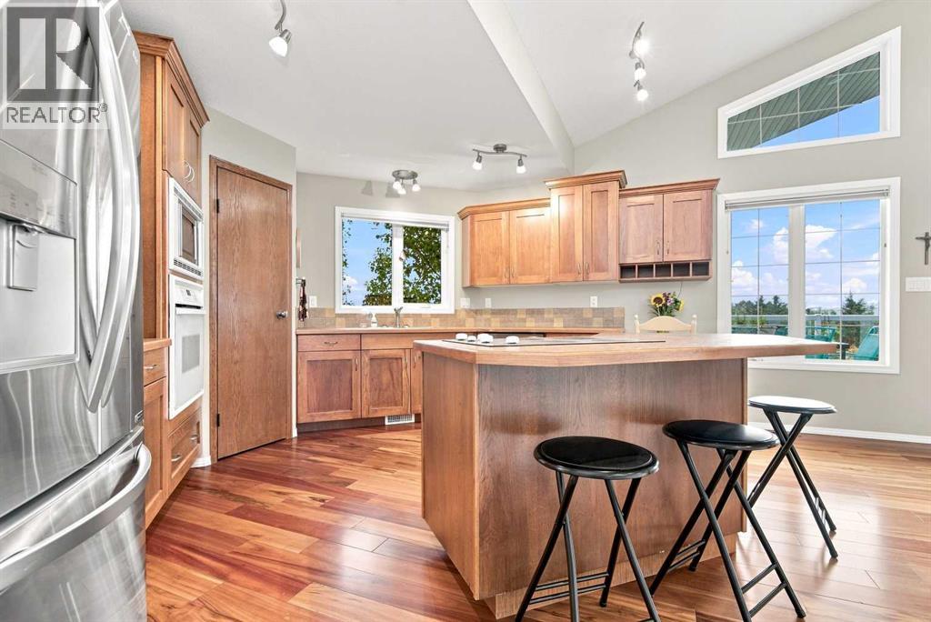 Listing photo – 2 Pheasantback Close, Stettler