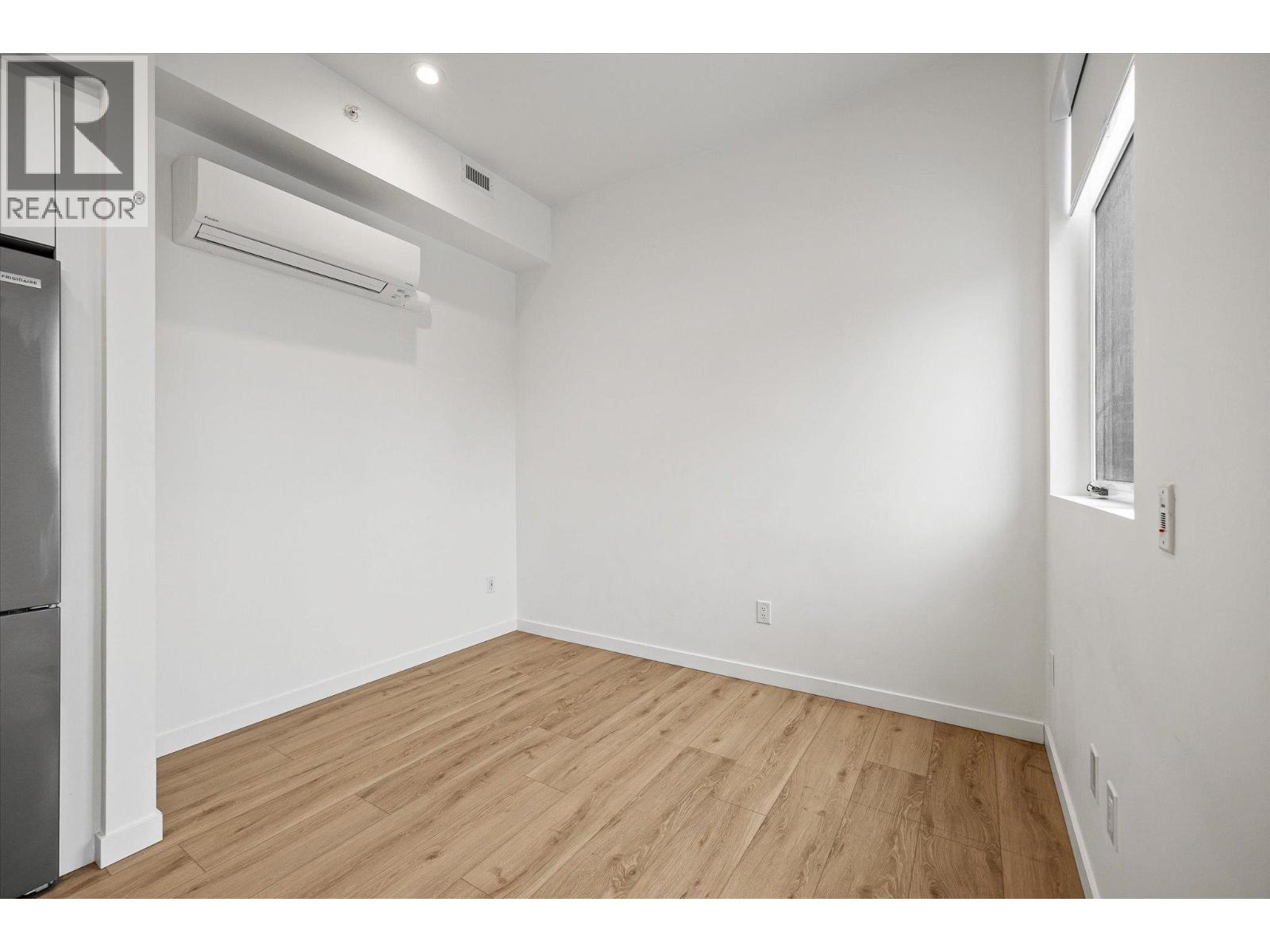 #105B 660 Cawston Avenue - 5