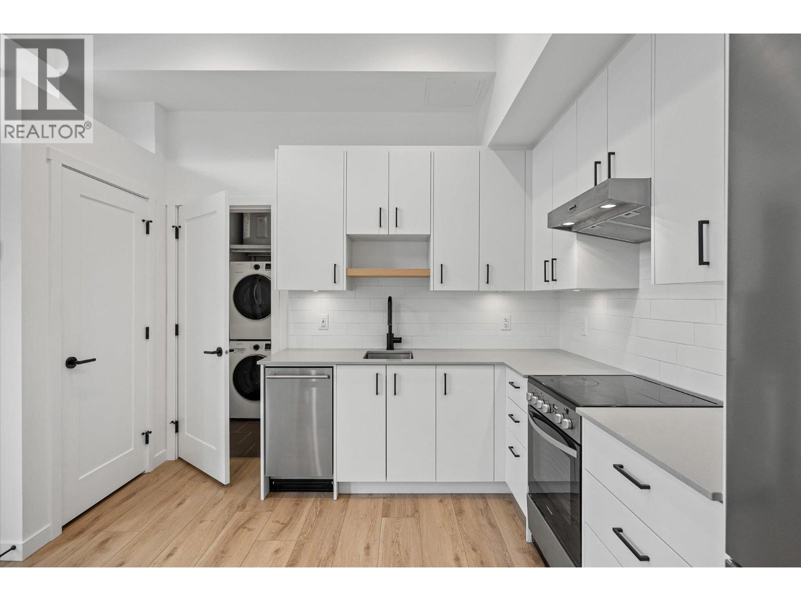 #105B 660 Cawston Avenue - 3