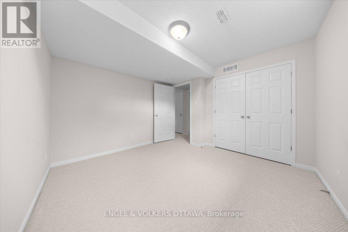 429 SWEETFLAG STREET - Image 24
