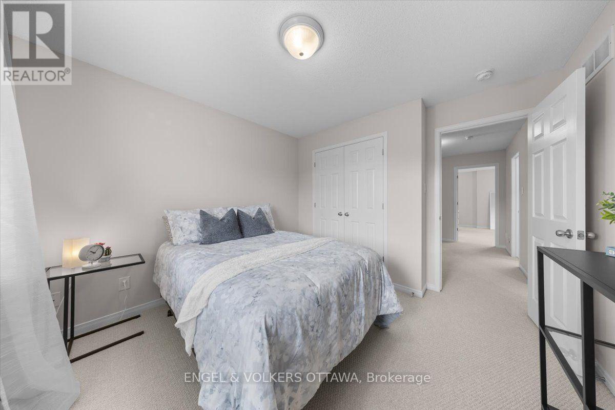 429 SWEETFLAG STREET - Image 32