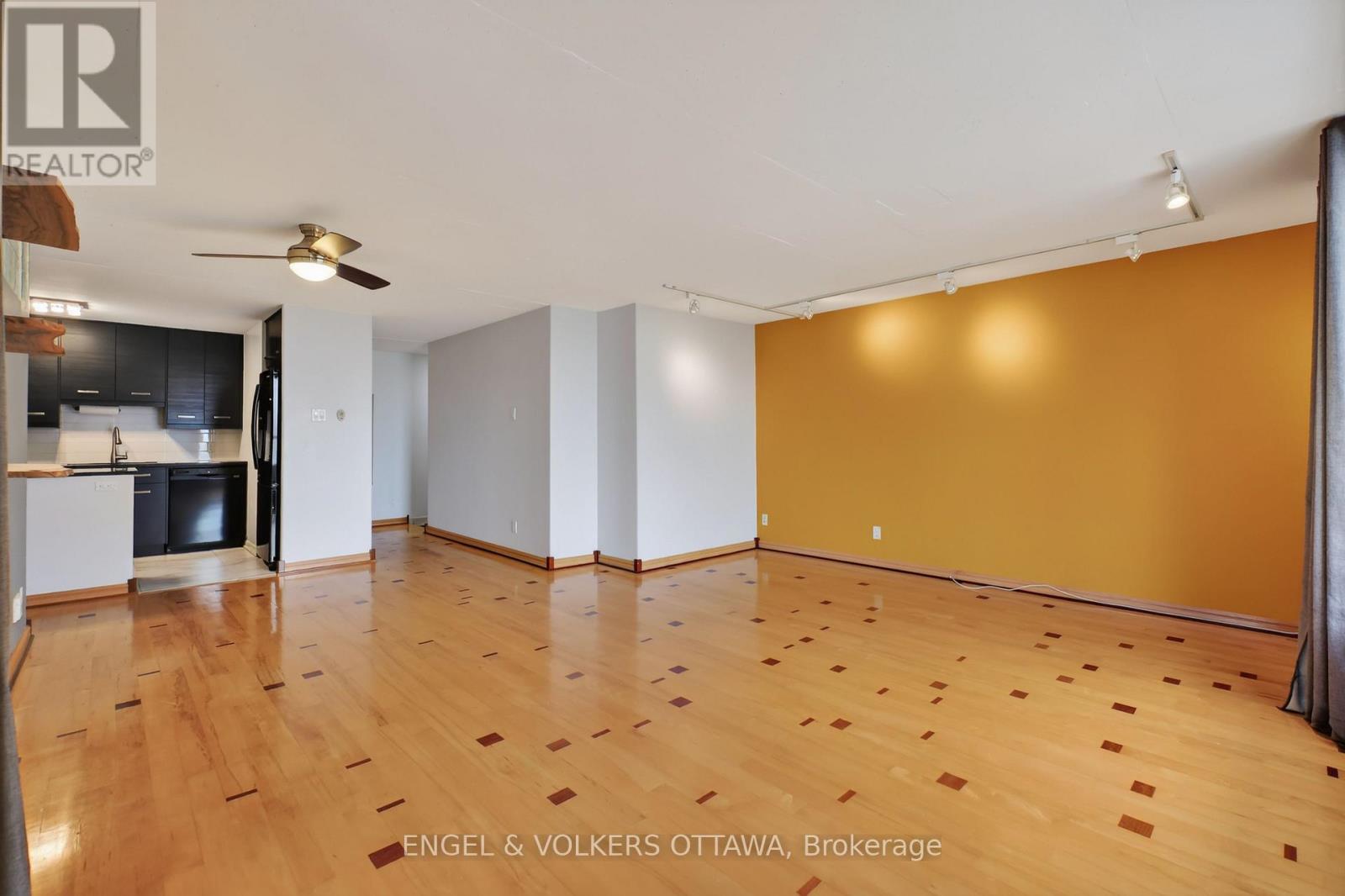 #1007 475 LAURIER AVENUE W - 10