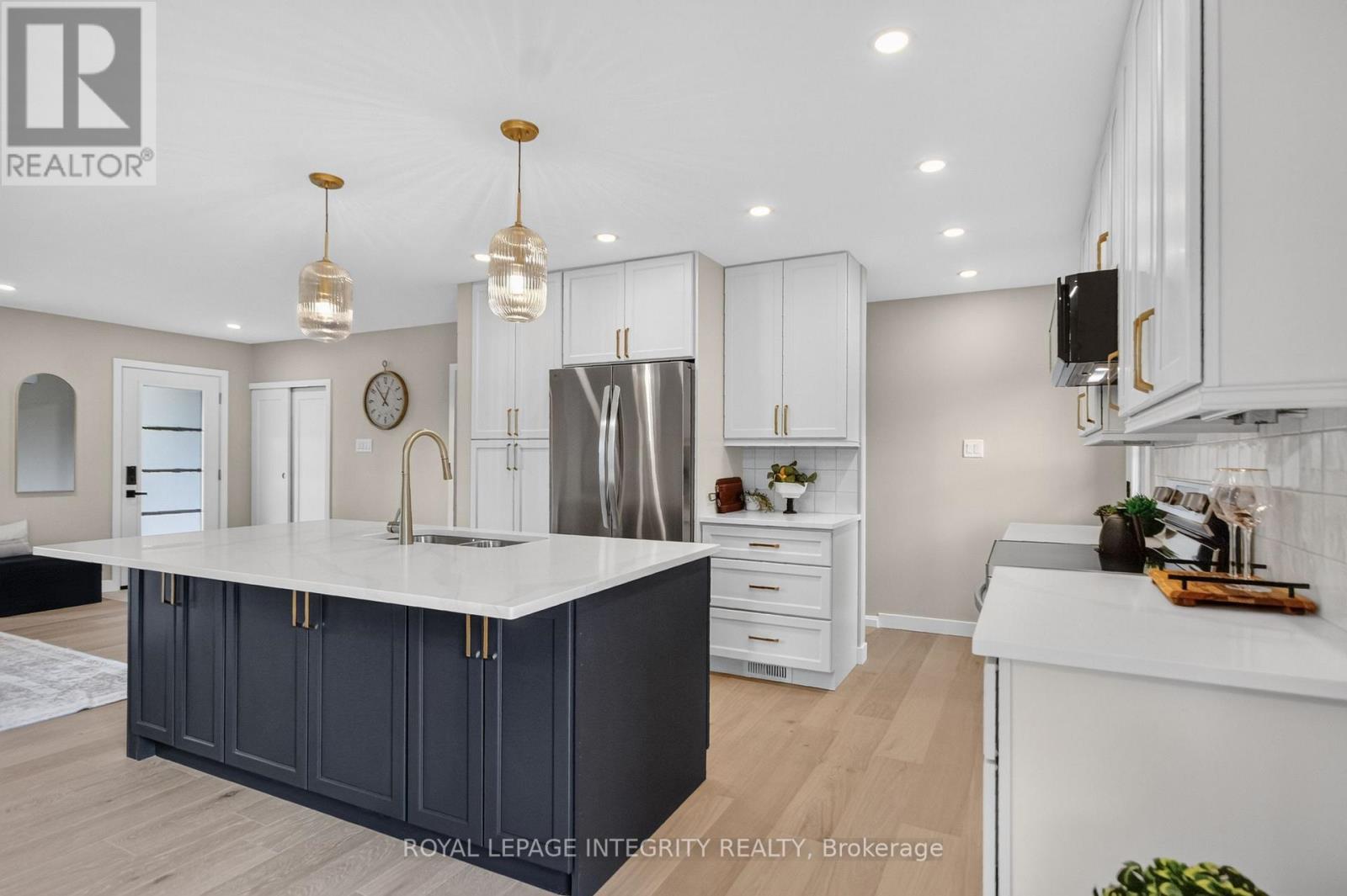 2698 ULSTER CRESCENT - 12