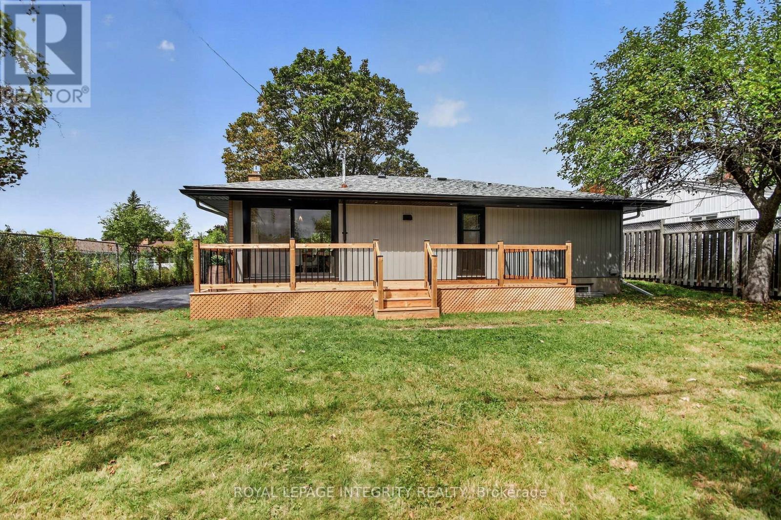 2698 ULSTER CRESCENT - 36