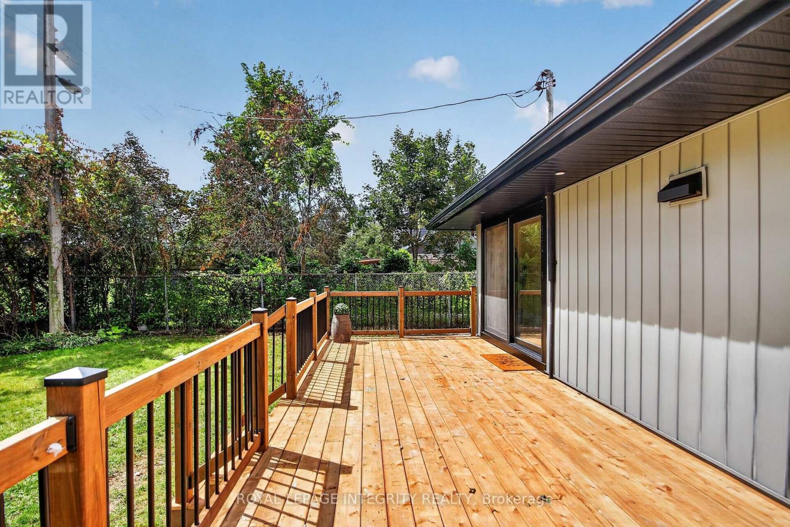 2698 ULSTER CRESCENT - 38