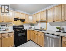4pc Bathroom - 106, 1528 11 Avenue Sw, Calgary, AB T3C0M9 Photo 6