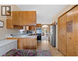 3pc Bathroom - 327 Shawbrooke Circle Sw, Calgary, AB T2Y2Z8 Photo 10