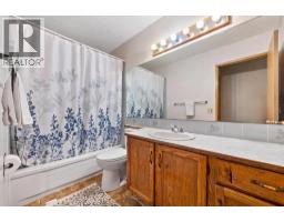 327 Shawbrooke Circle Sw, Calgary, AB T2Y2Z8 Photo 13