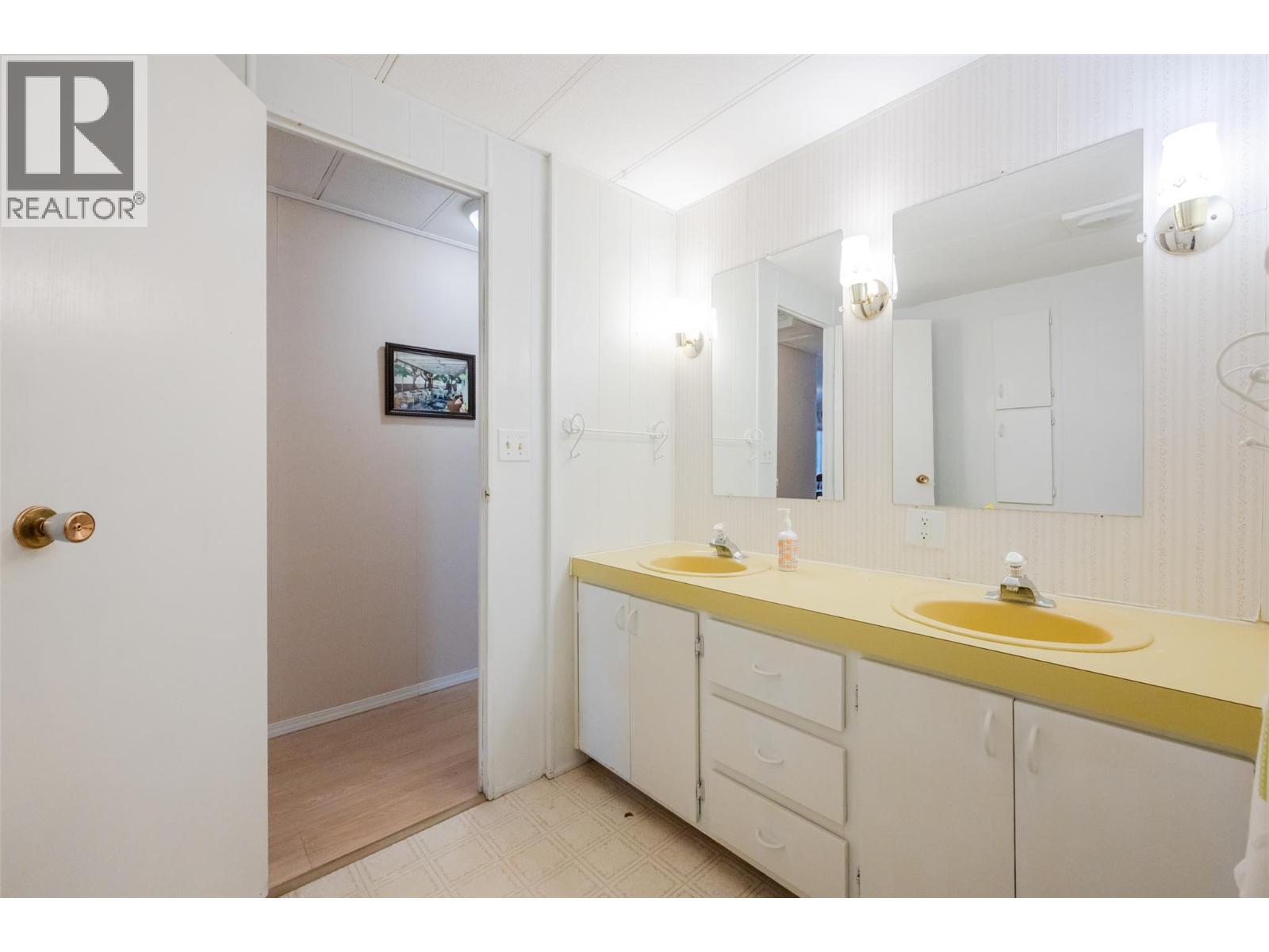 #5 6633 Park Drive - Image 16