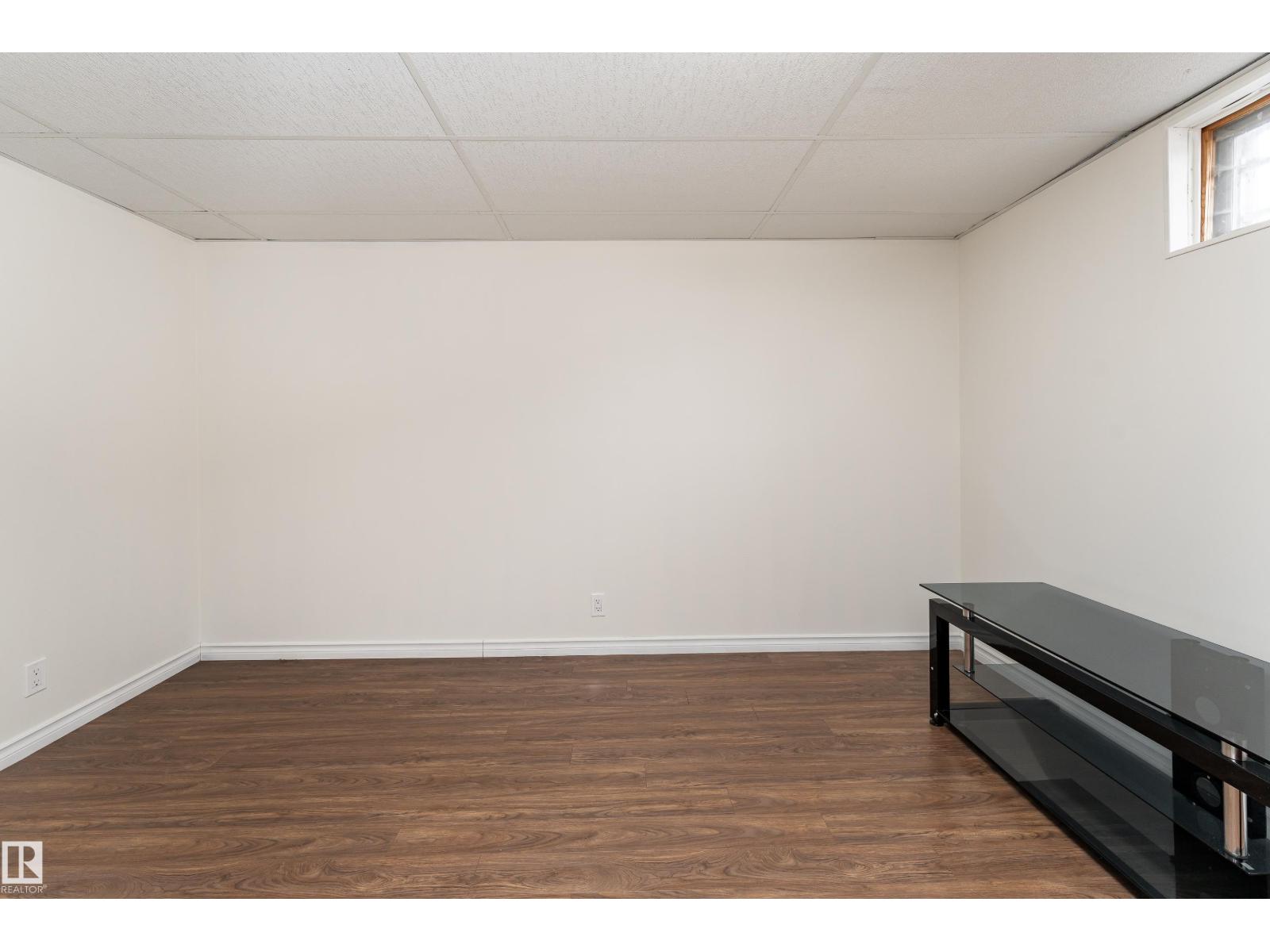 16029 95 AV NW - 40