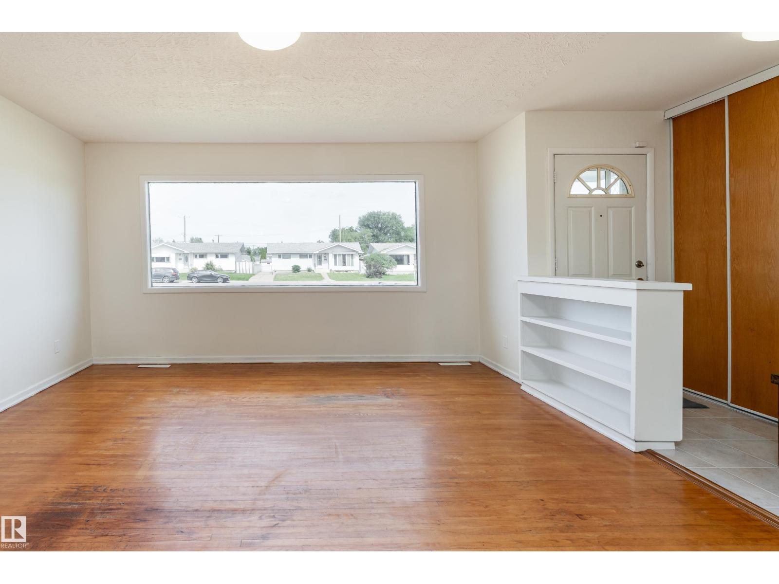 16029 95 AV NW, Meadowlark Park (Edmonton), Edmonton photo 5