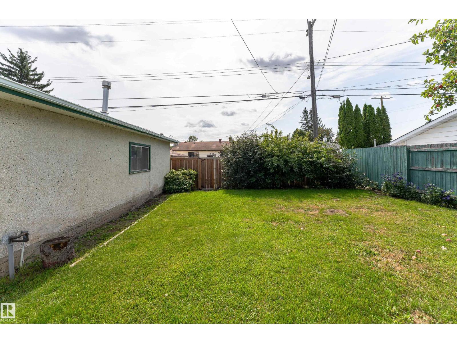 16029 95 AV NW - 55