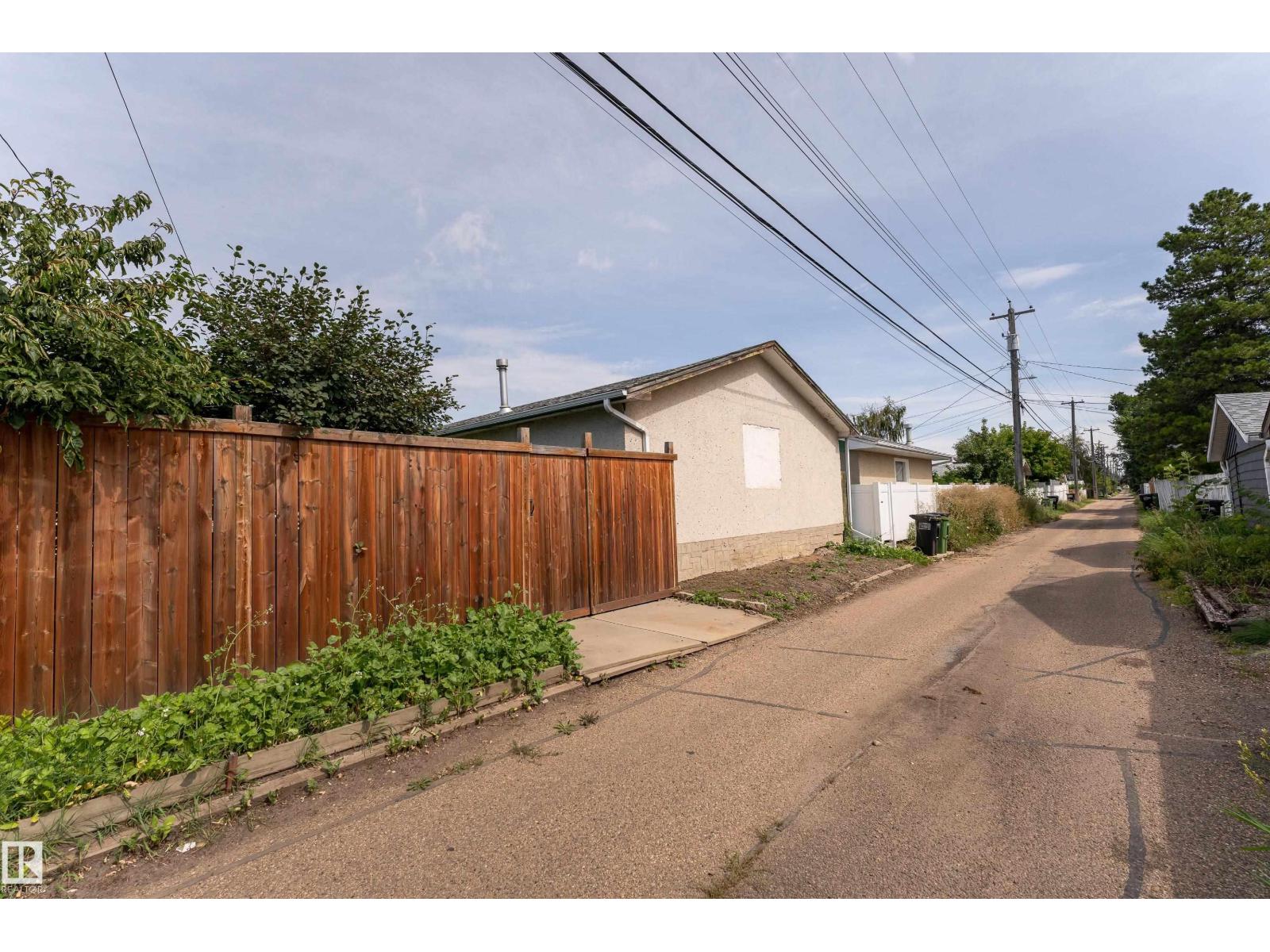 16029 95 AV NW - 58
