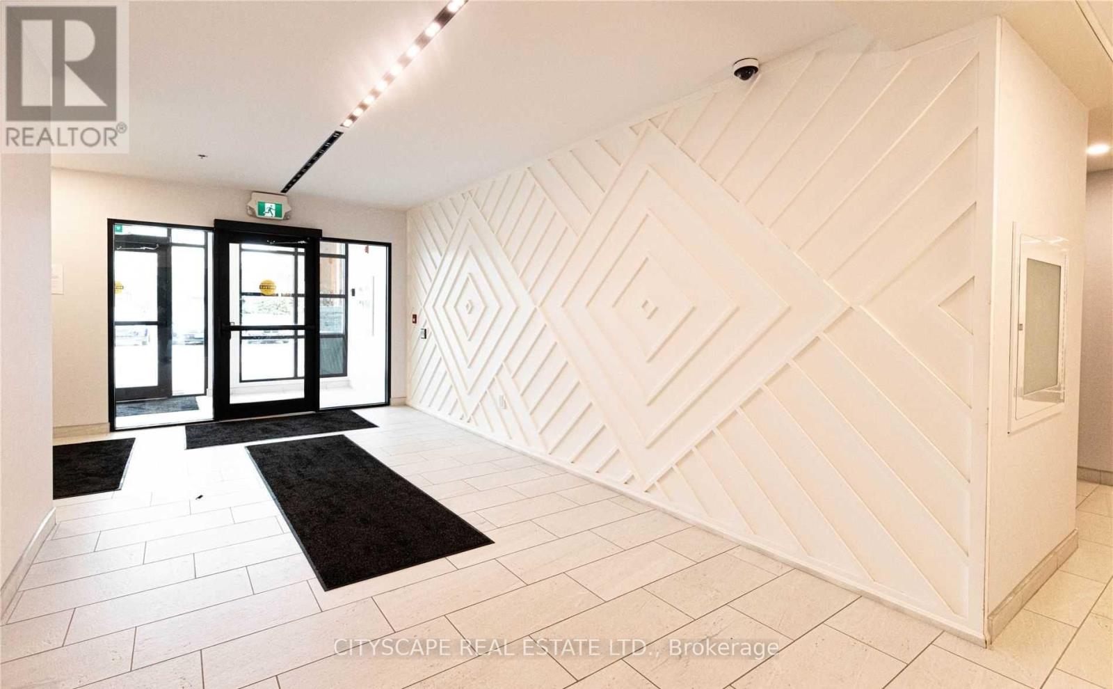 138 - 110 FERGUS AVENUE — photo 2