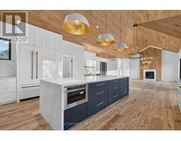 Primary Bedroom - 1641 Brackenrig Road, Muskoka Lakes, ON P0B1J0 Photo 14