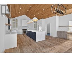 Living room - 1641 Brackenrig Road, Muskoka Lakes, ON P0B1J0 Photo 10