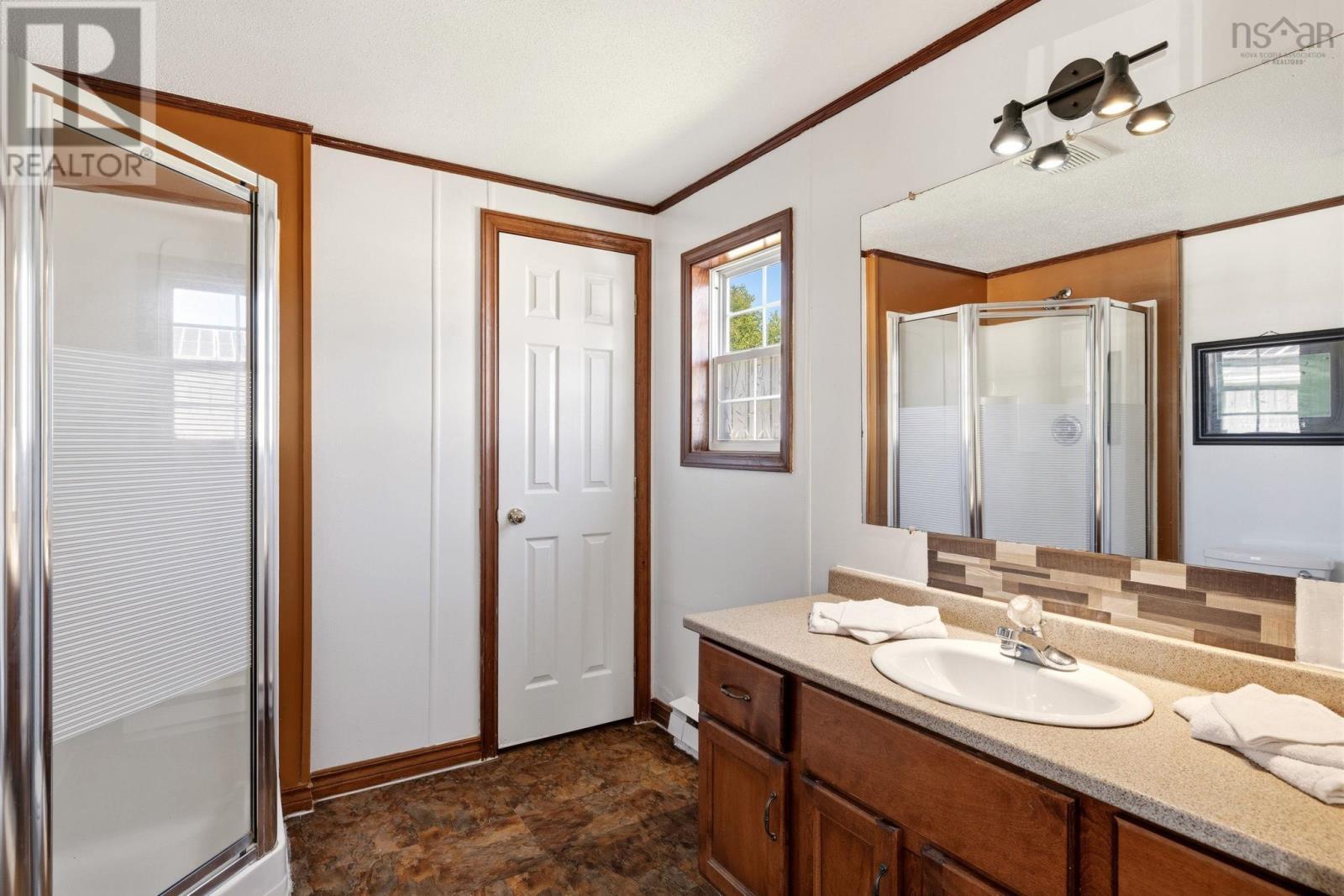 Property 21 of 31 of 276 Circle Drive