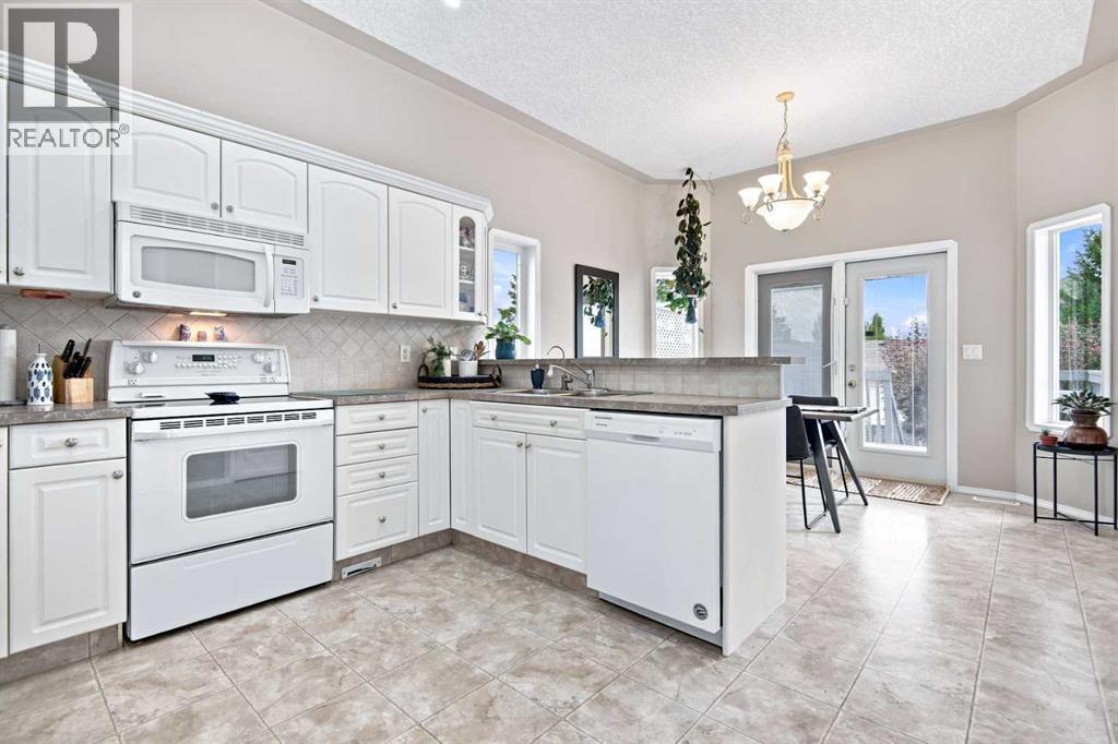 Listing photo – 98 Duval Crescent, Red Deer
