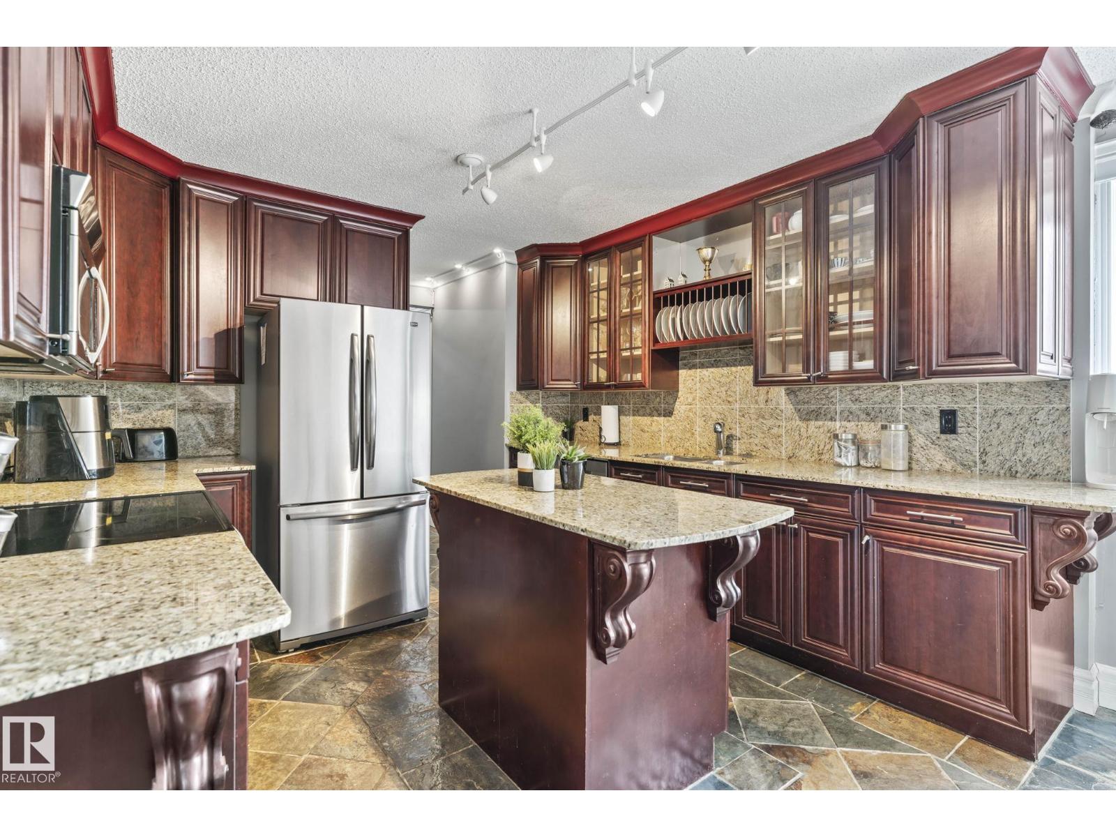 #405 10745 83 AV NW, Garneau, Edmonton photo 1