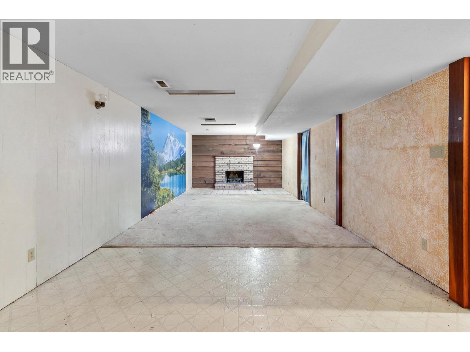 Photo 14 of 29 — 7288 IMPERIAL CRESCENT · Prince George, BC