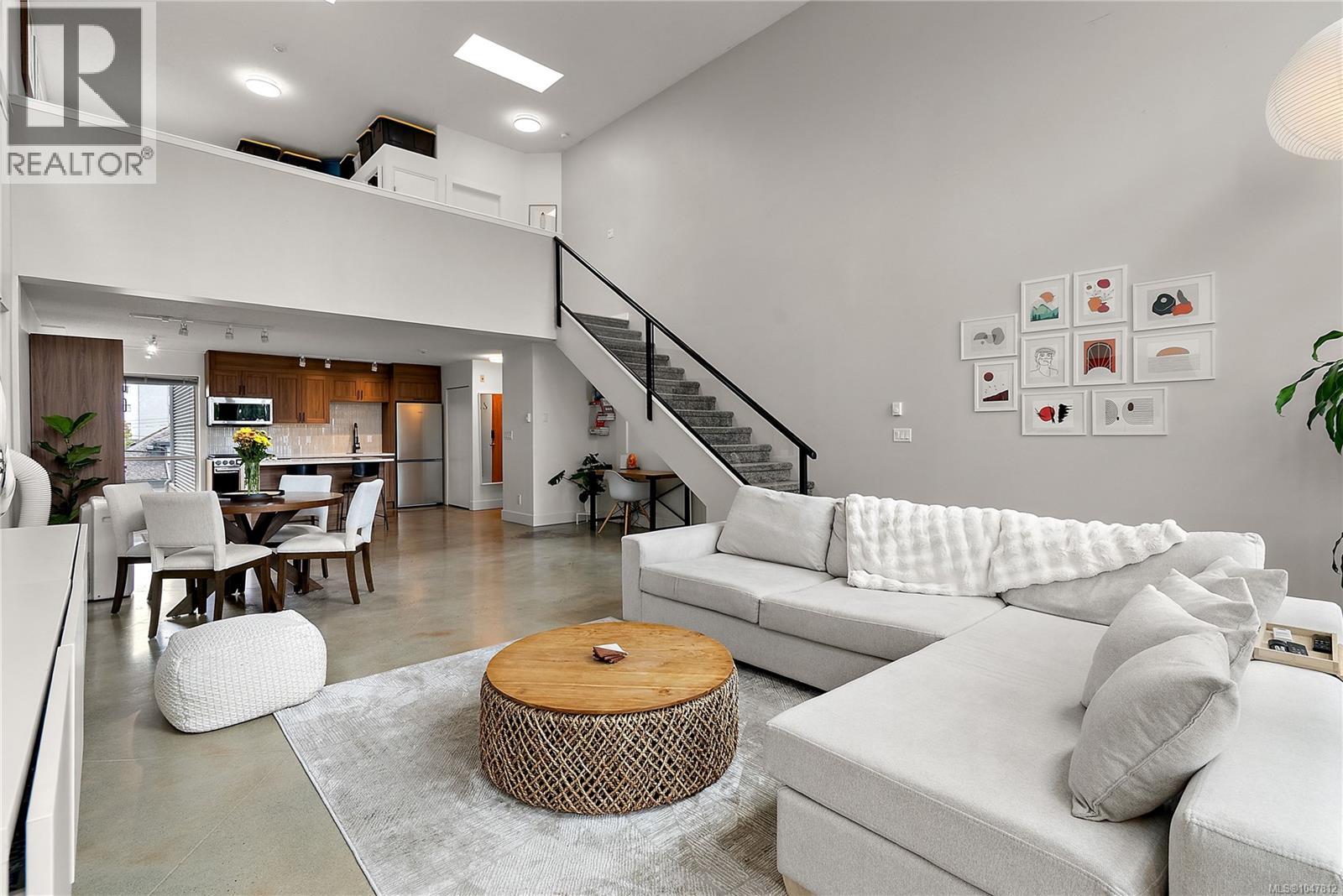 #7 407 William St - 15