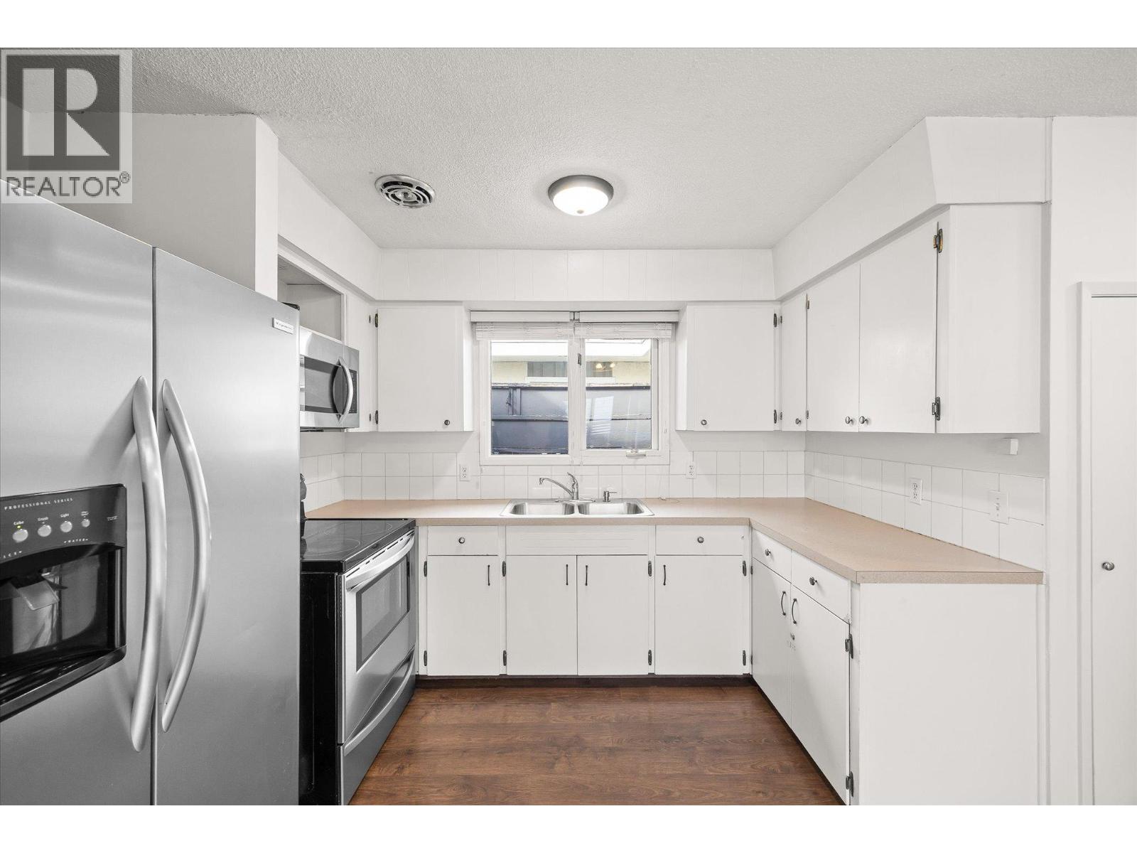 746 Raymer Avenue - 10