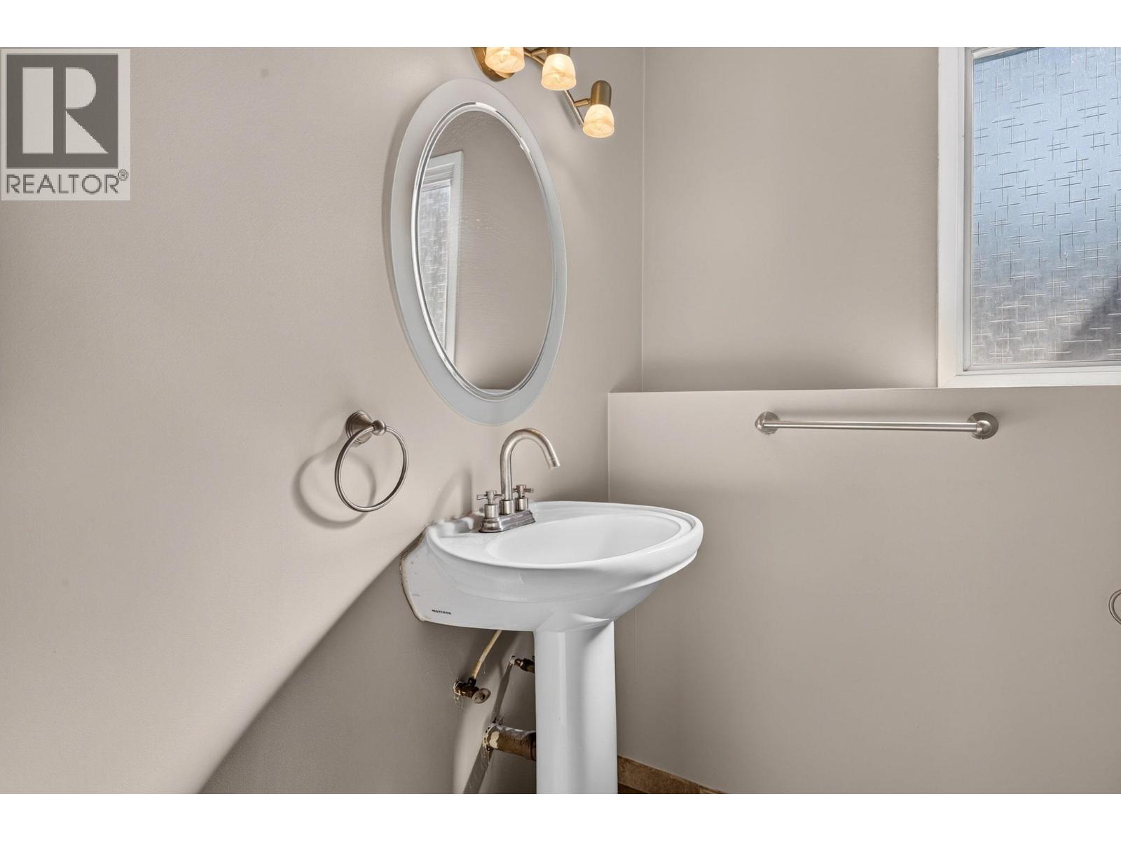 3 Bed, 2 Bath House for Sale in Vernon – 3907 14 Street, Vernon - Image 56