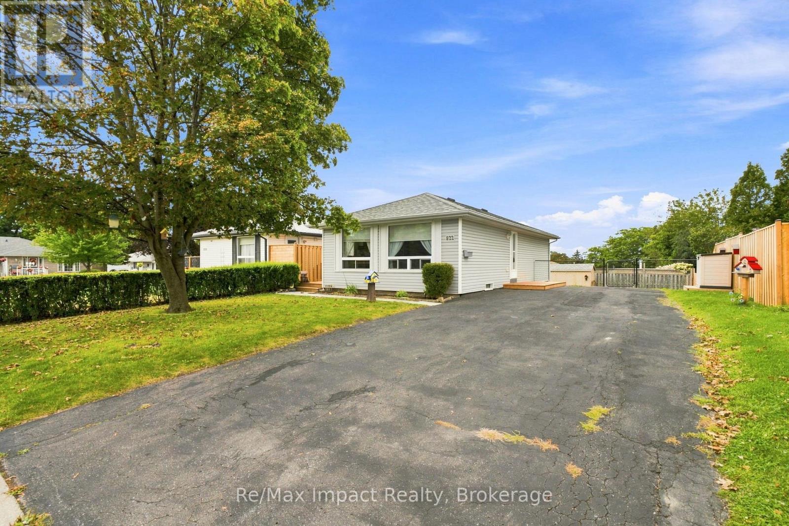 822 SOUTHDOWN STREET - 3