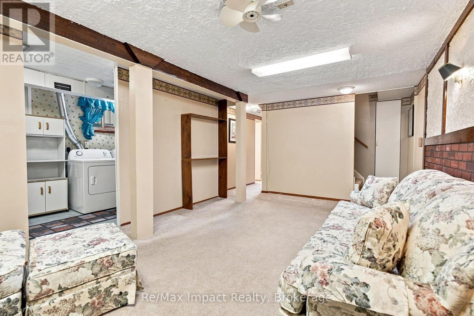 822 SOUTHDOWN STREET - Image 32