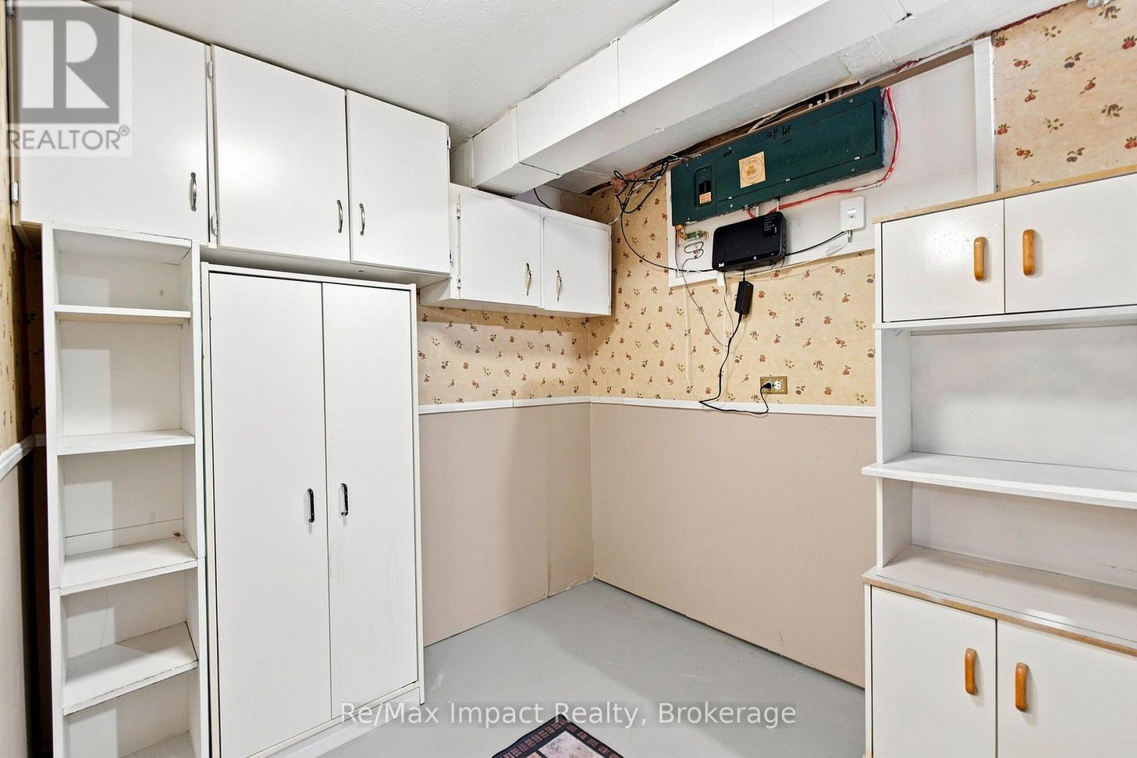 822 SOUTHDOWN STREET - Image 34