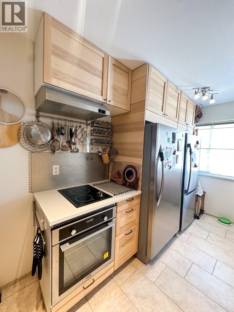 8029 VEDETTE Drive - Image 10