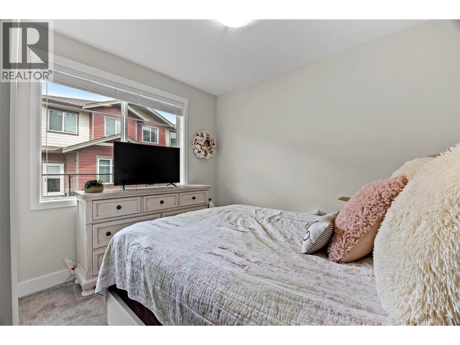 #175 200 Grand Boulevard - Image 17