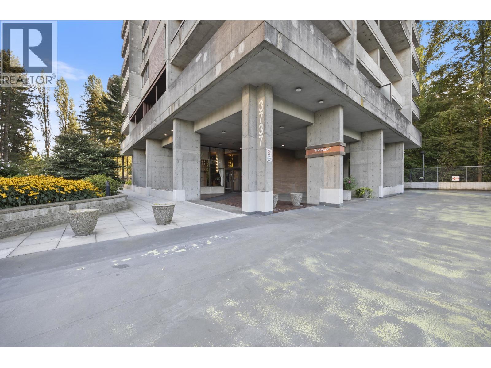 1003 3737 BARTLETT COURT, Burnaby