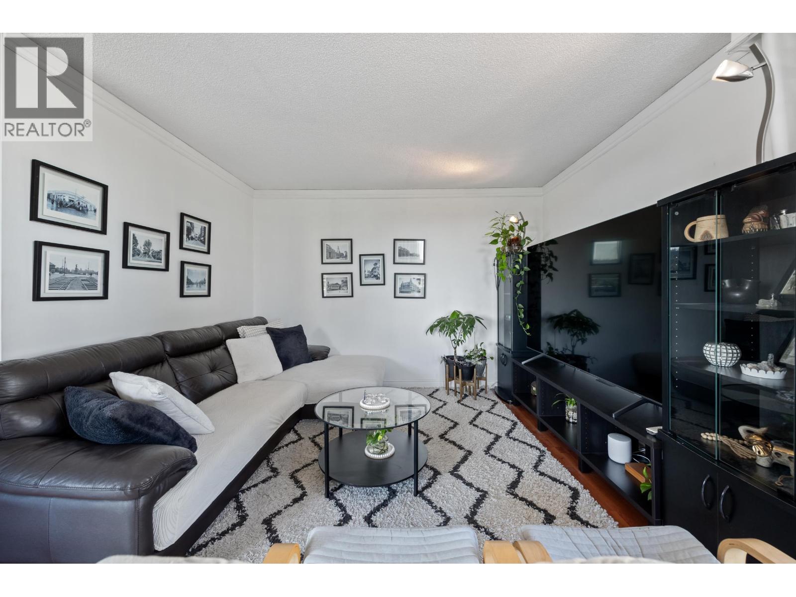 1003 3737 BARTLETT COURT, Burnaby