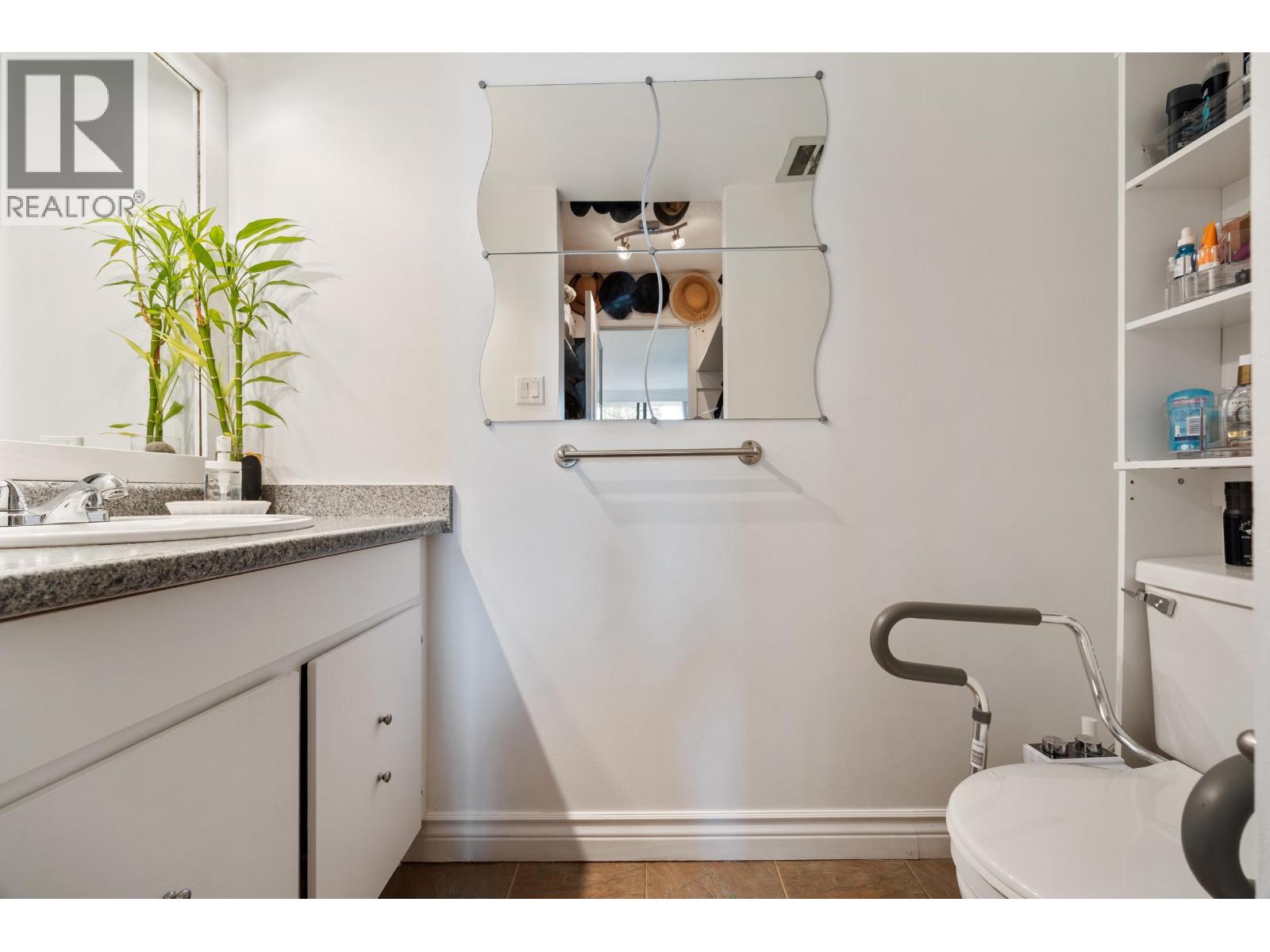 1003 3737 BARTLETT COURT, Burnaby