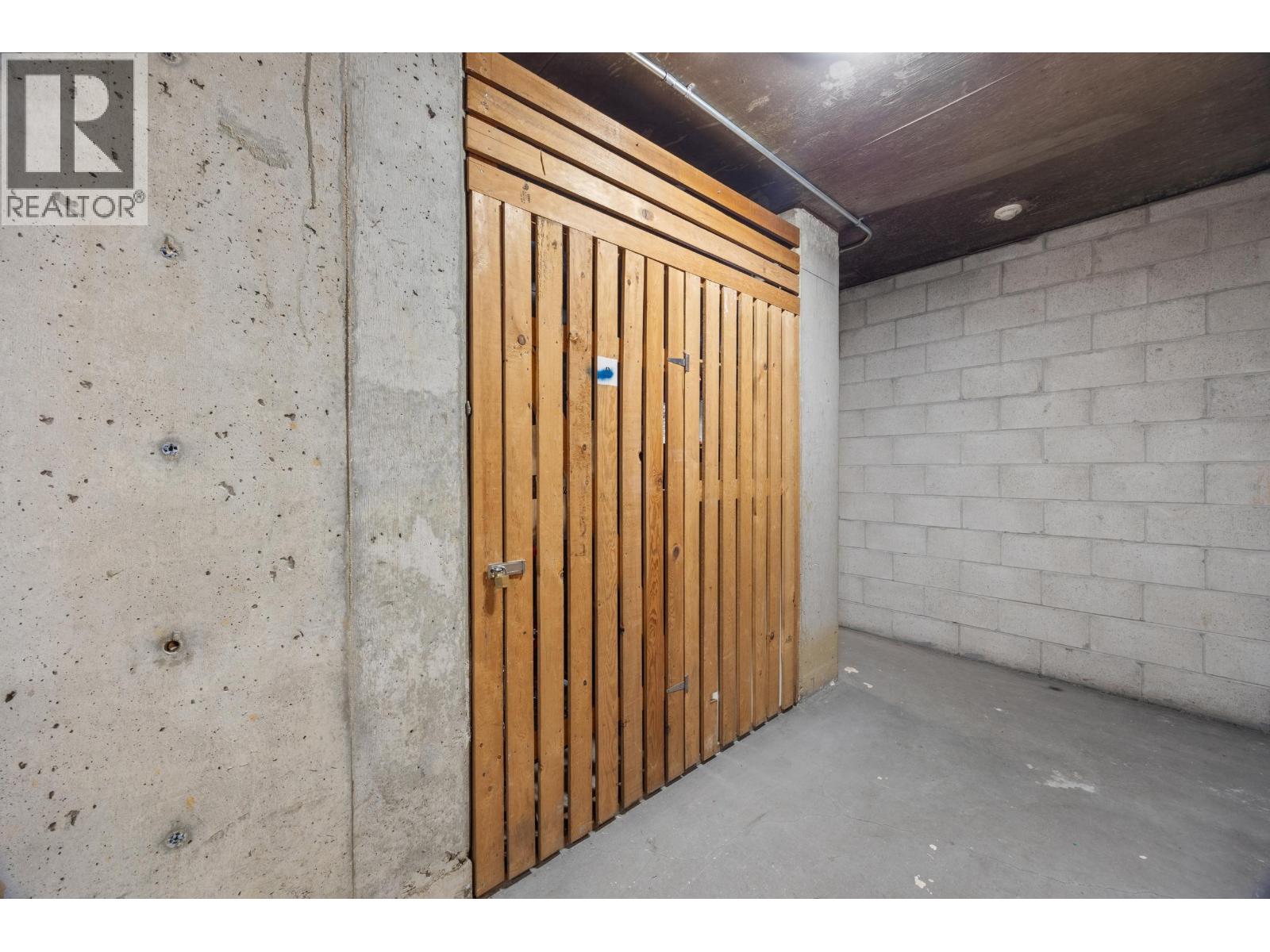 1003 3737 BARTLETT COURT, Burnaby