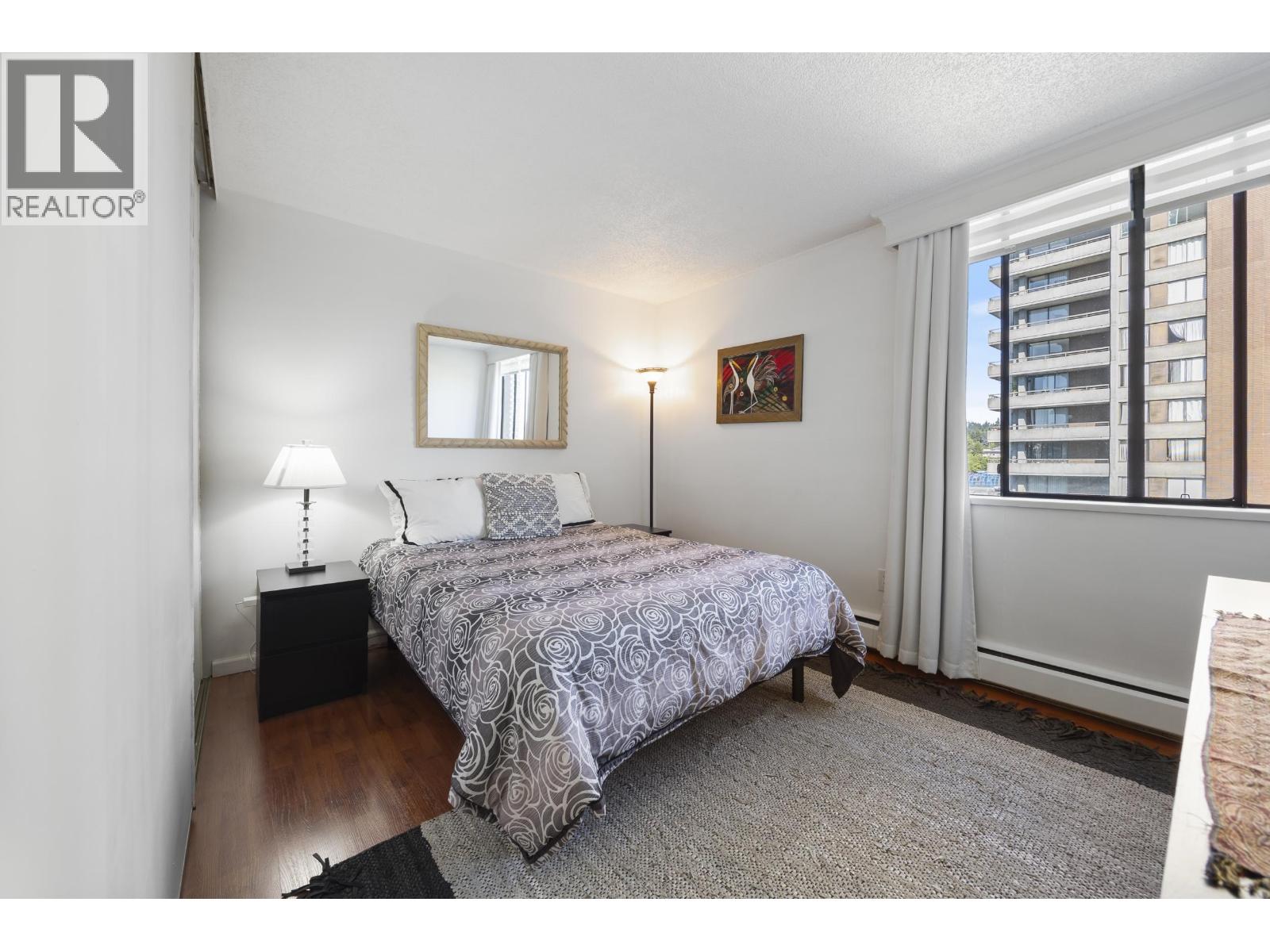 1003 3737 BARTLETT COURT, Burnaby