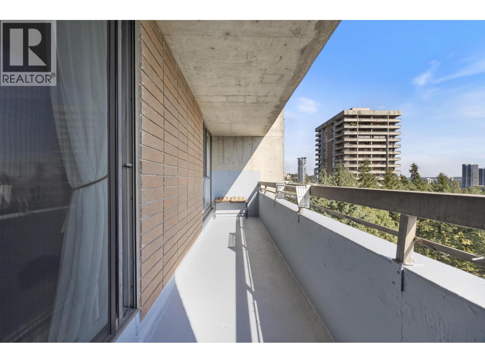 1003 3737 BARTLETT COURT, Burnaby