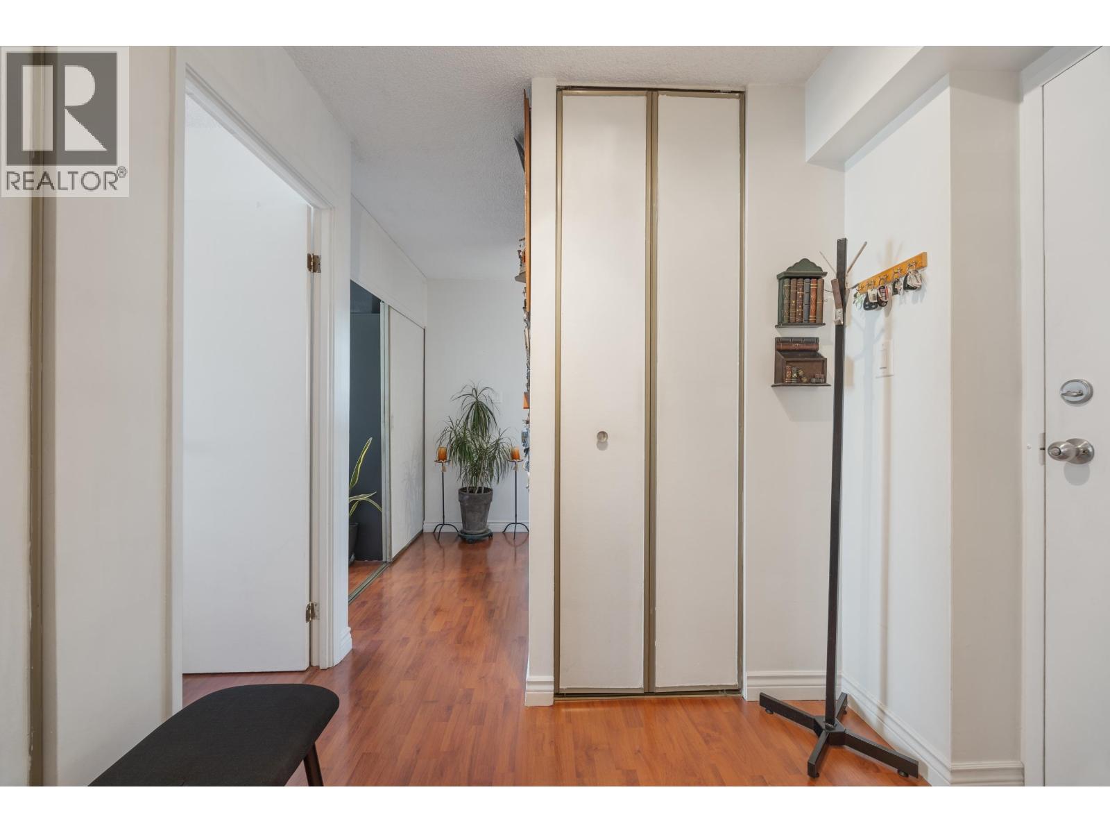 1003 3737 BARTLETT COURT, Burnaby