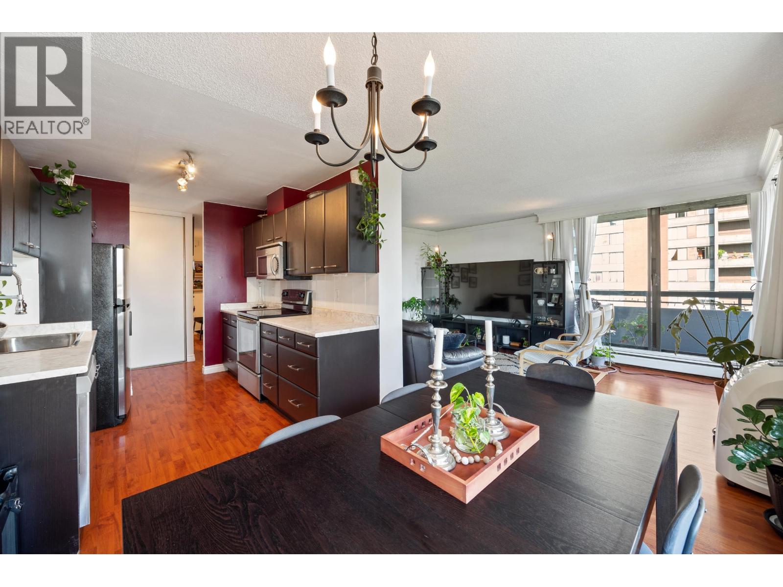 1003 3737 BARTLETT COURT, Burnaby