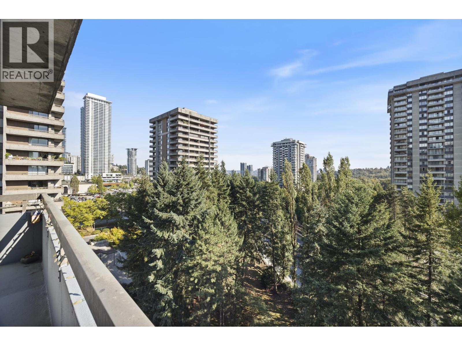 1003 3737 BARTLETT COURT, Burnaby