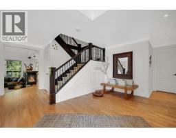 1012 Jay Crescent, Squamish, BC V8B0P2 Photo 12