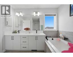 241 Homestead Crescent NE - photo 28