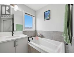 241 Homestead Crescent NE - photo 30